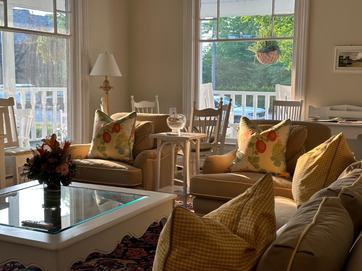 The Belvedere B&B Charlevoix Exterior photo
